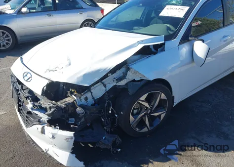 2023 Hyundai Elantra Sel z USA, uszkodzony, nr VIN 5NPLS4AG6PH098085